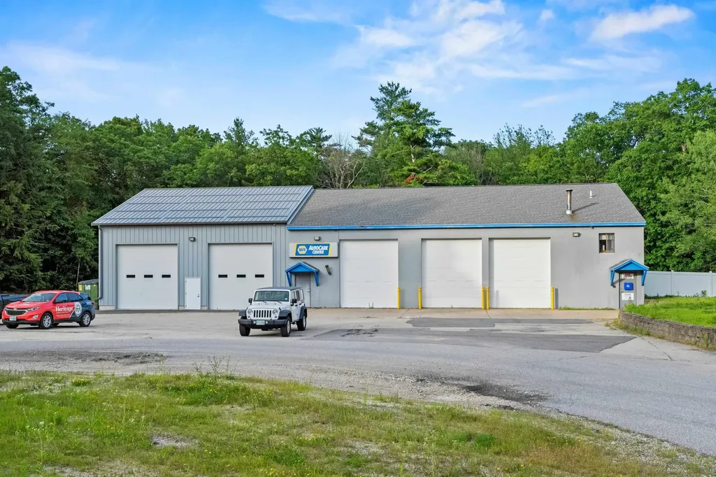 20 Commercial Court Auburn NH 03032