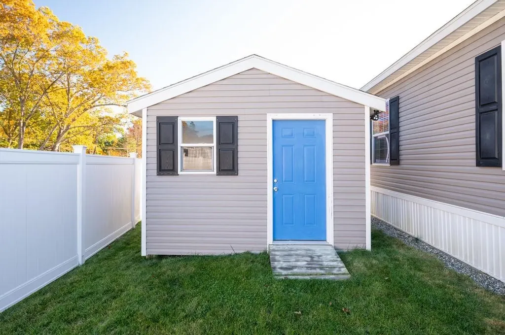 2 Adder Lane Seabrook NH 03874-4039