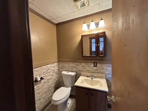 2137 Route 30 N Castleton VT 05735