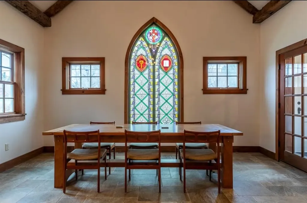 2418 Vermont Route 11 Londonderry VT 05148