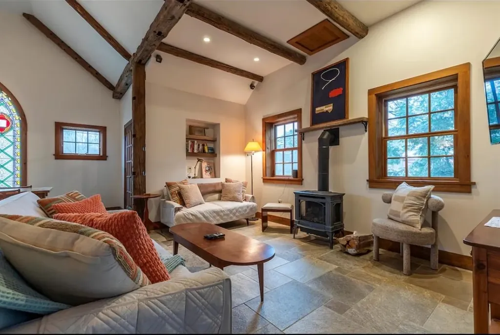 2418 Vermont Route 11 Londonderry VT 05148