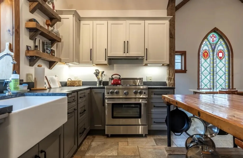 2418 Vermont Route 11 Londonderry VT 05148