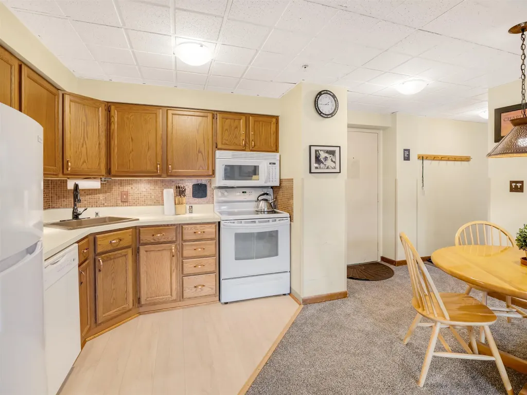 135 East Mountain Road Killington VT 05751