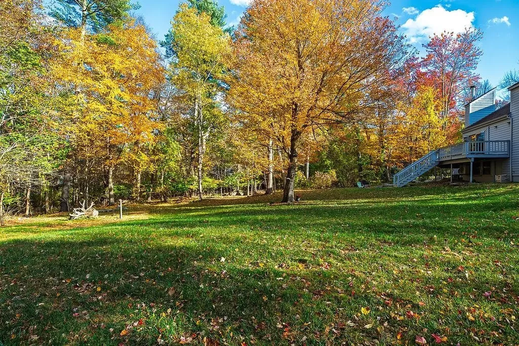 31 Pinewood Drive Stratham NH 03885