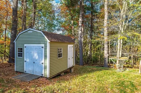 31 Pinewood Drive Stratham NH 03885