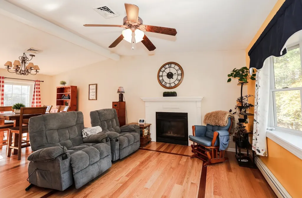 199 Raymond Road Deerfield NH 03037