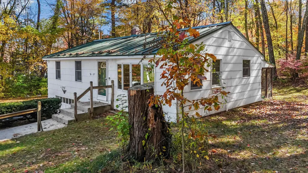 277 Hampstead Road Derry NH 03038