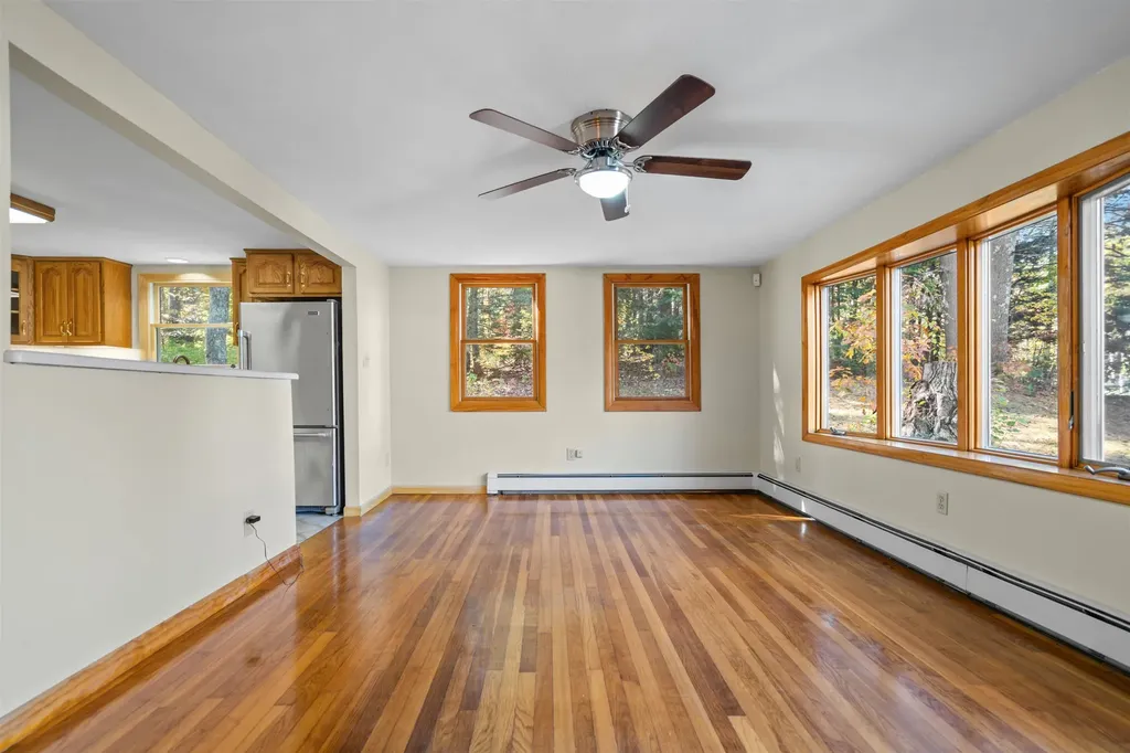 277 Hampstead Road Derry NH 03038