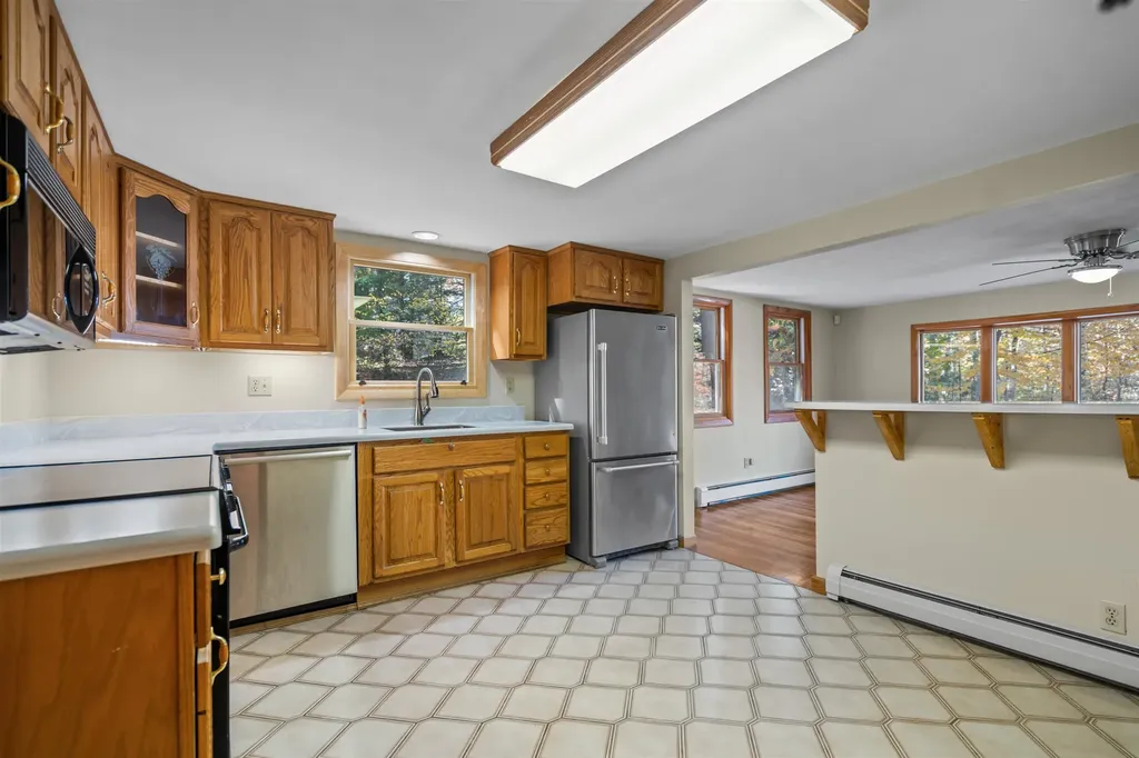 277 Hampstead Road Derry NH 03038