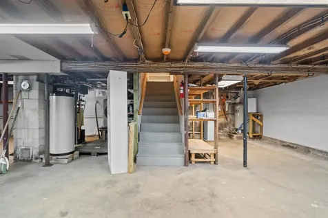 277 Hampstead Road Derry NH 03038