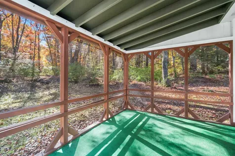 277 Hampstead Road Derry NH 03038