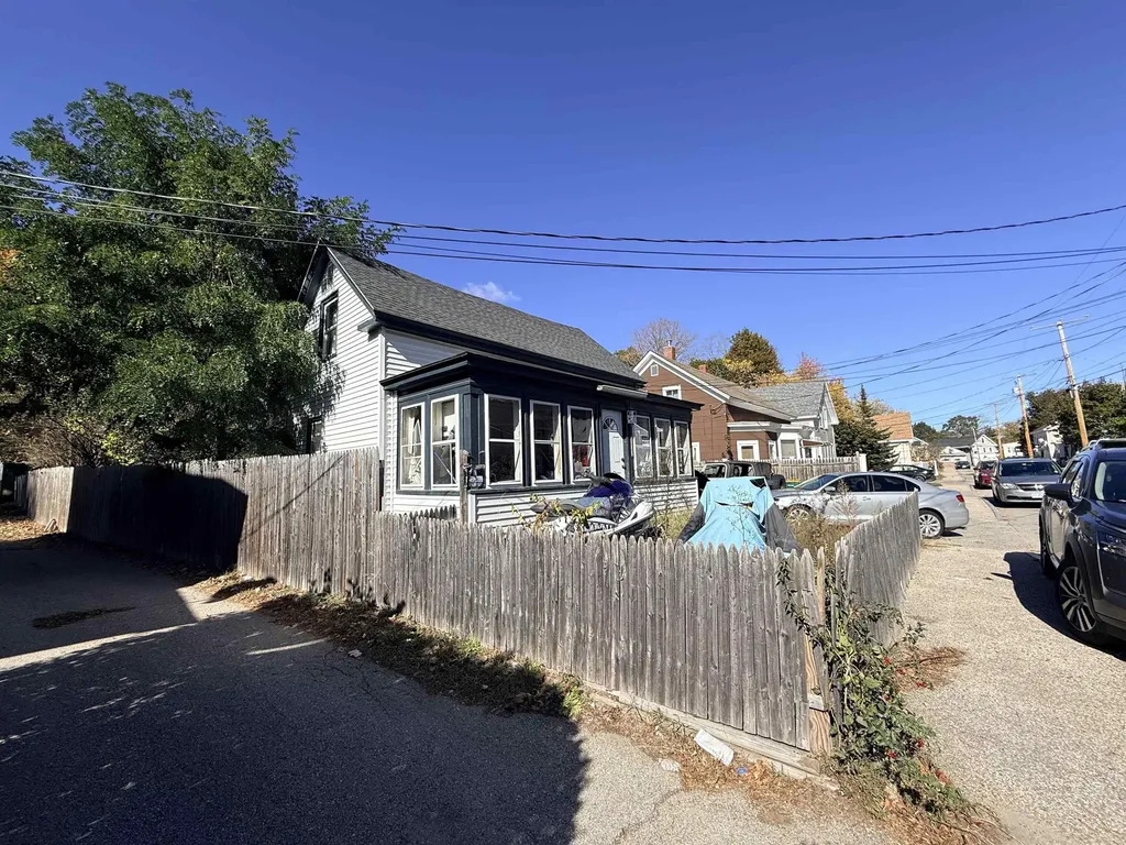 21 Maple Street Rochester NH 03867