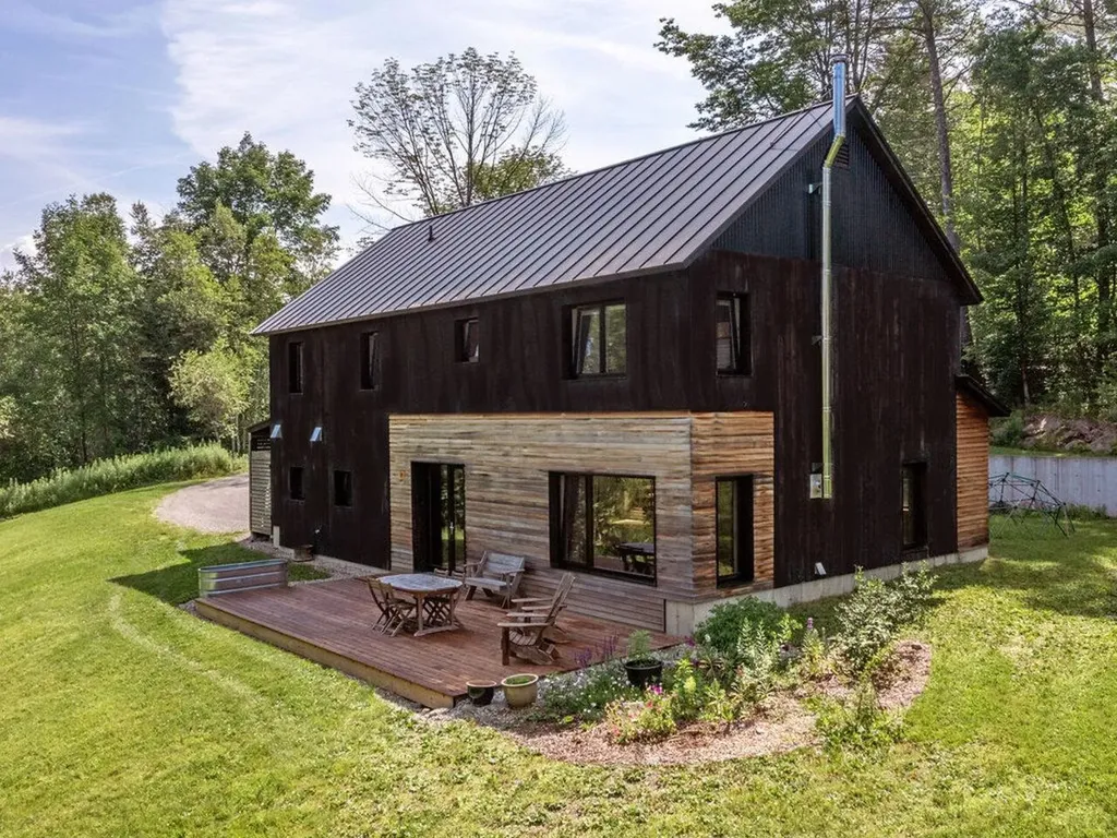 60 Wolf Lane Richmond VT 05477