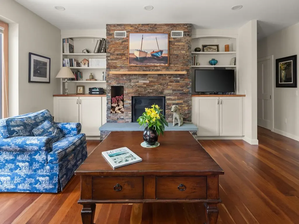 60 Wolf Lane Richmond VT 05477