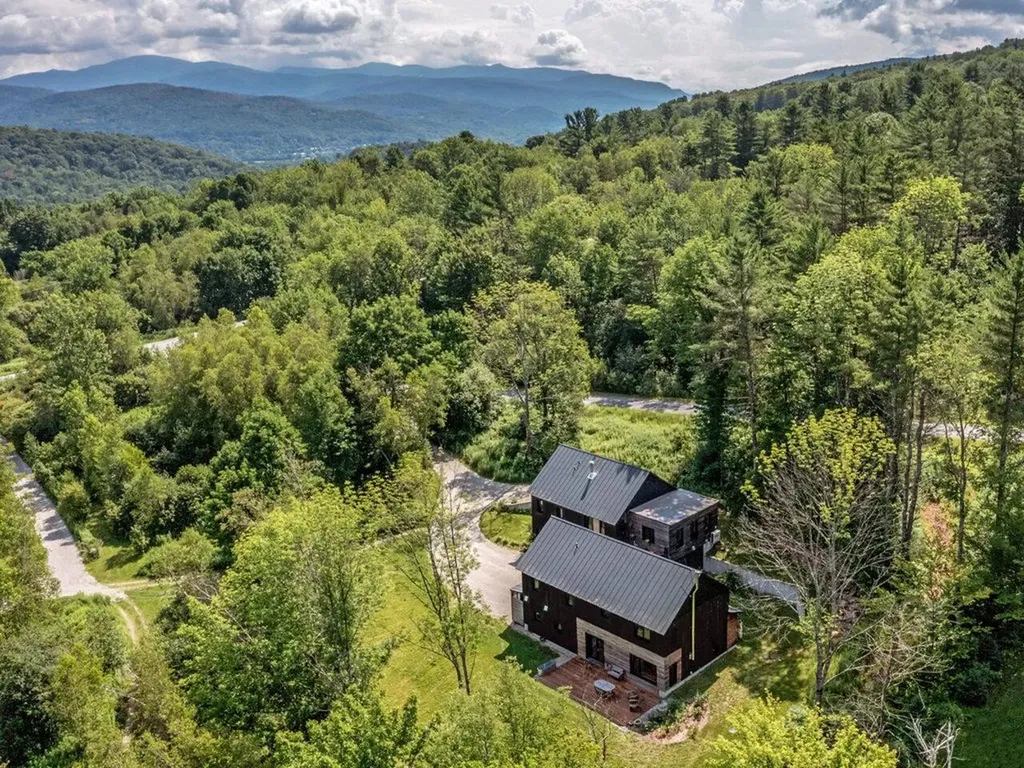 60 Wolf Lane Richmond VT 05477