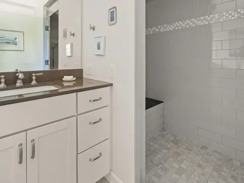 60 Wolf Lane Richmond VT 05477