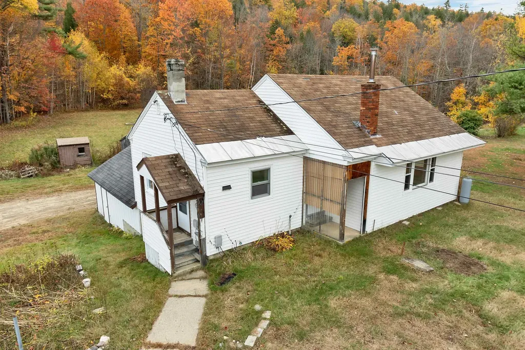 10 Merrill Road Hebron NH 03241