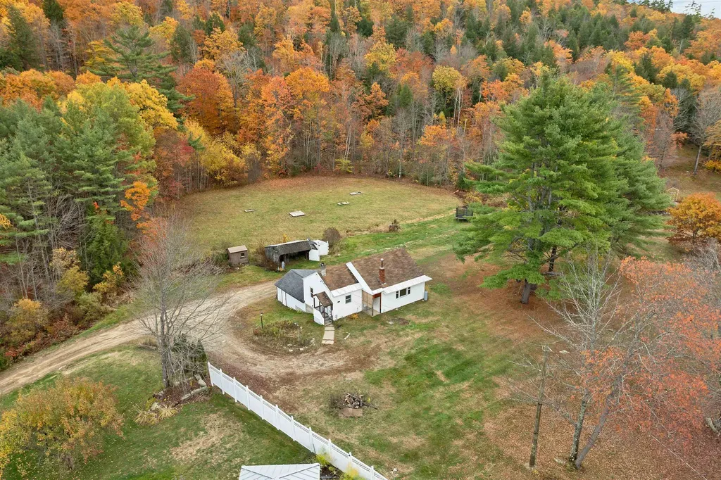 10 Merrill Road Hebron NH 03241