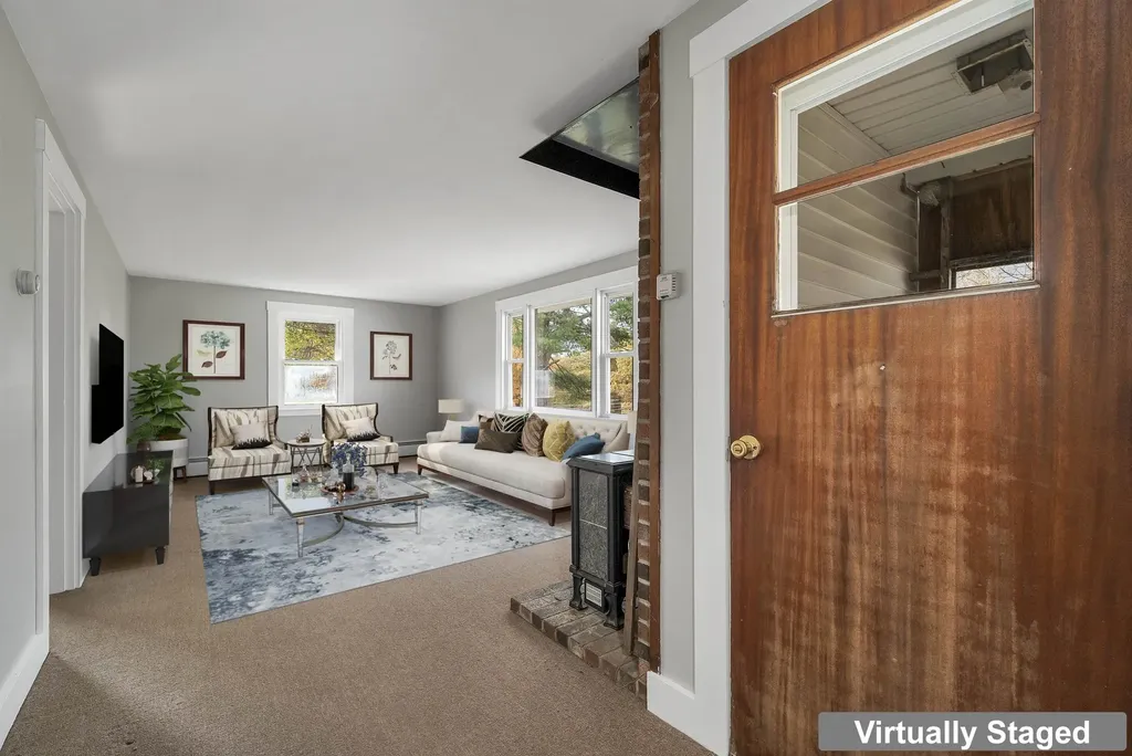 10 Merrill Road Hebron NH 03241