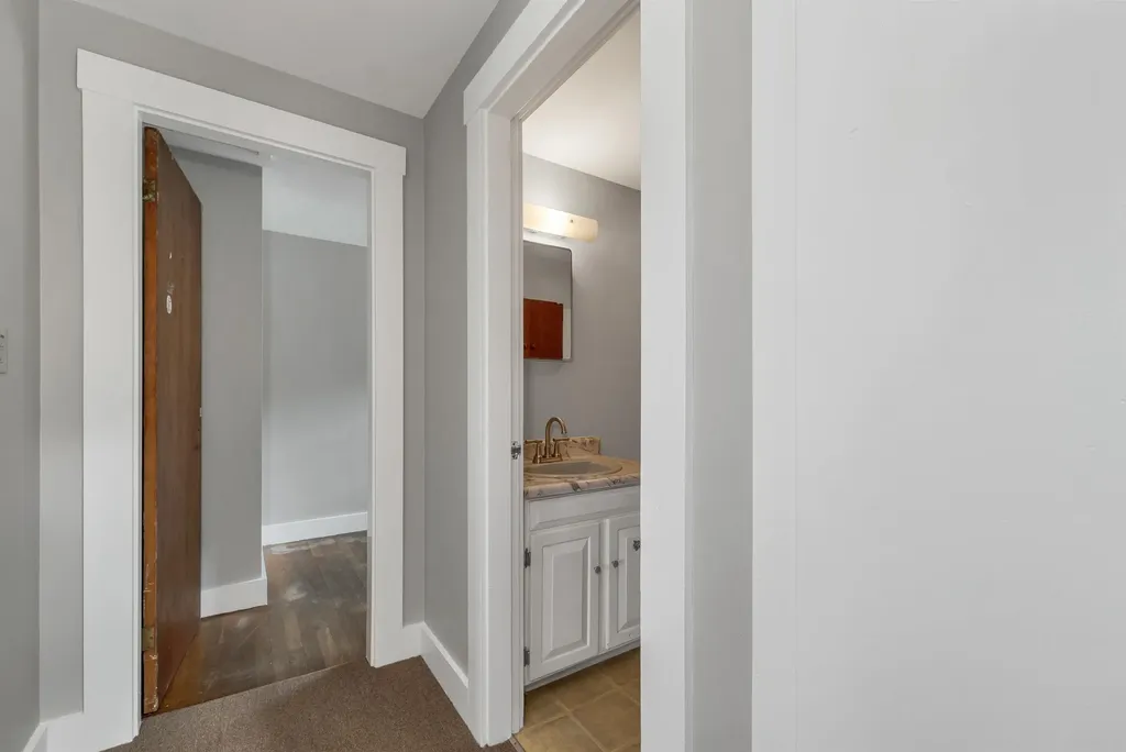 10 Merrill Road Hebron NH 03241