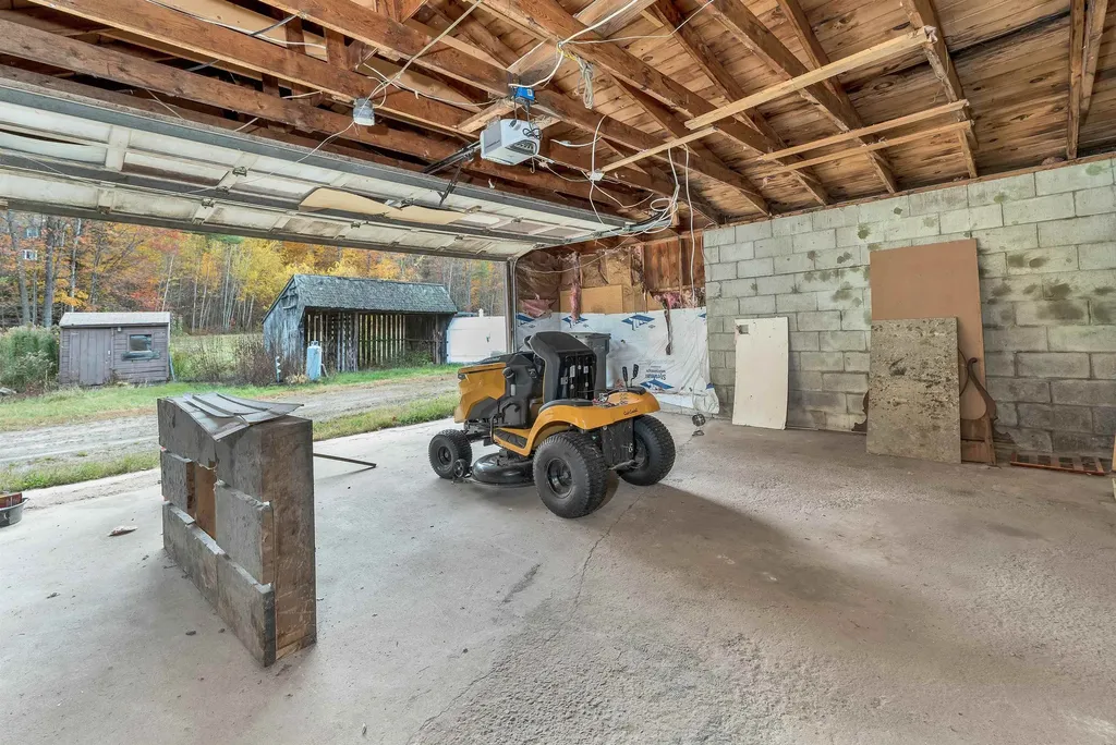 10 Merrill Road Hebron NH 03241