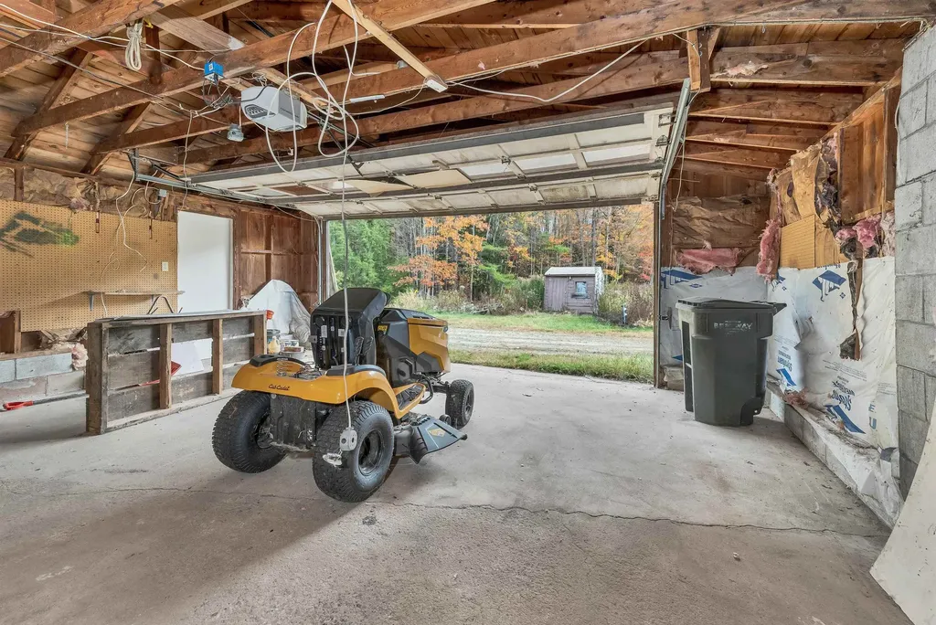 10 Merrill Road Hebron NH 03241