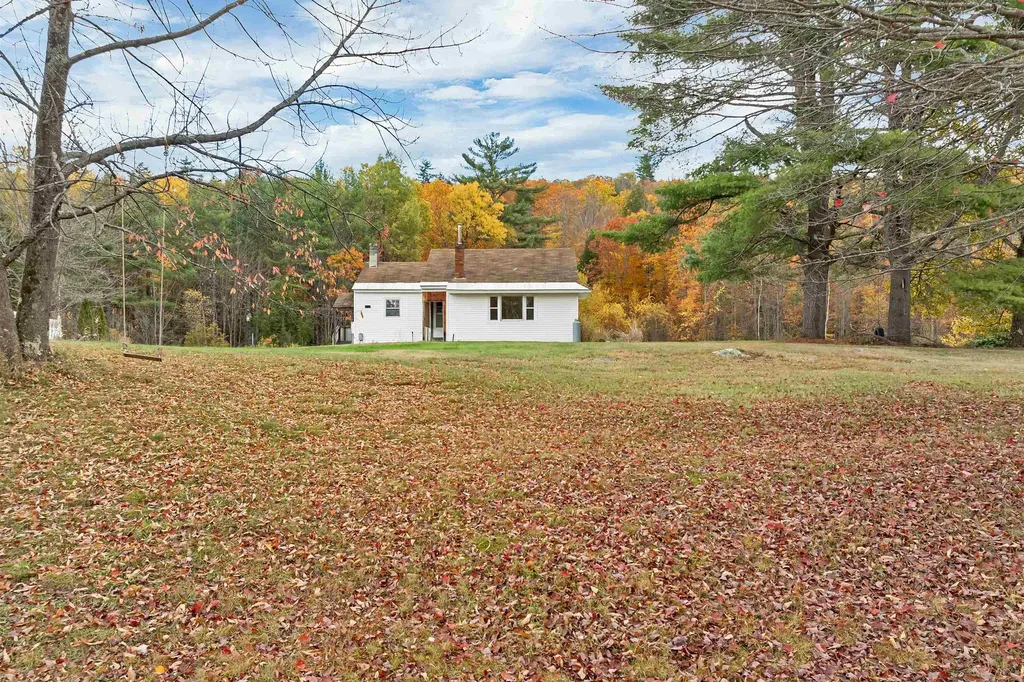 10 Merrill Road Hebron NH 03241