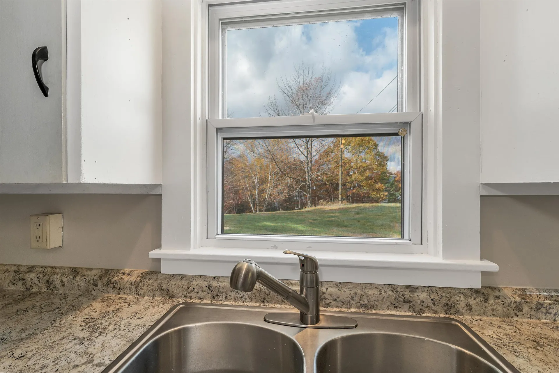 10 Merrill Road Hebron NH 03241