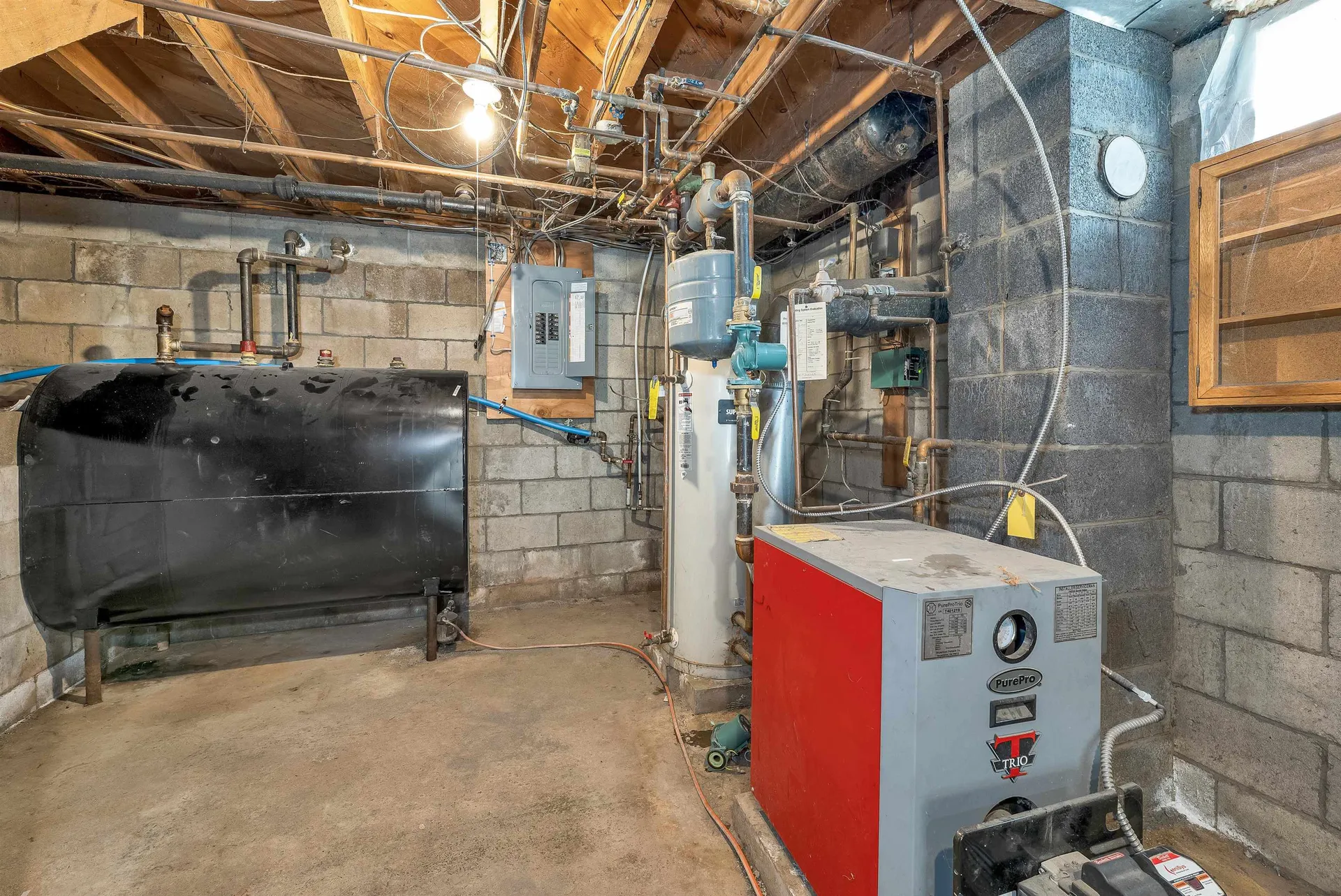 10 Merrill Road Hebron NH 03241