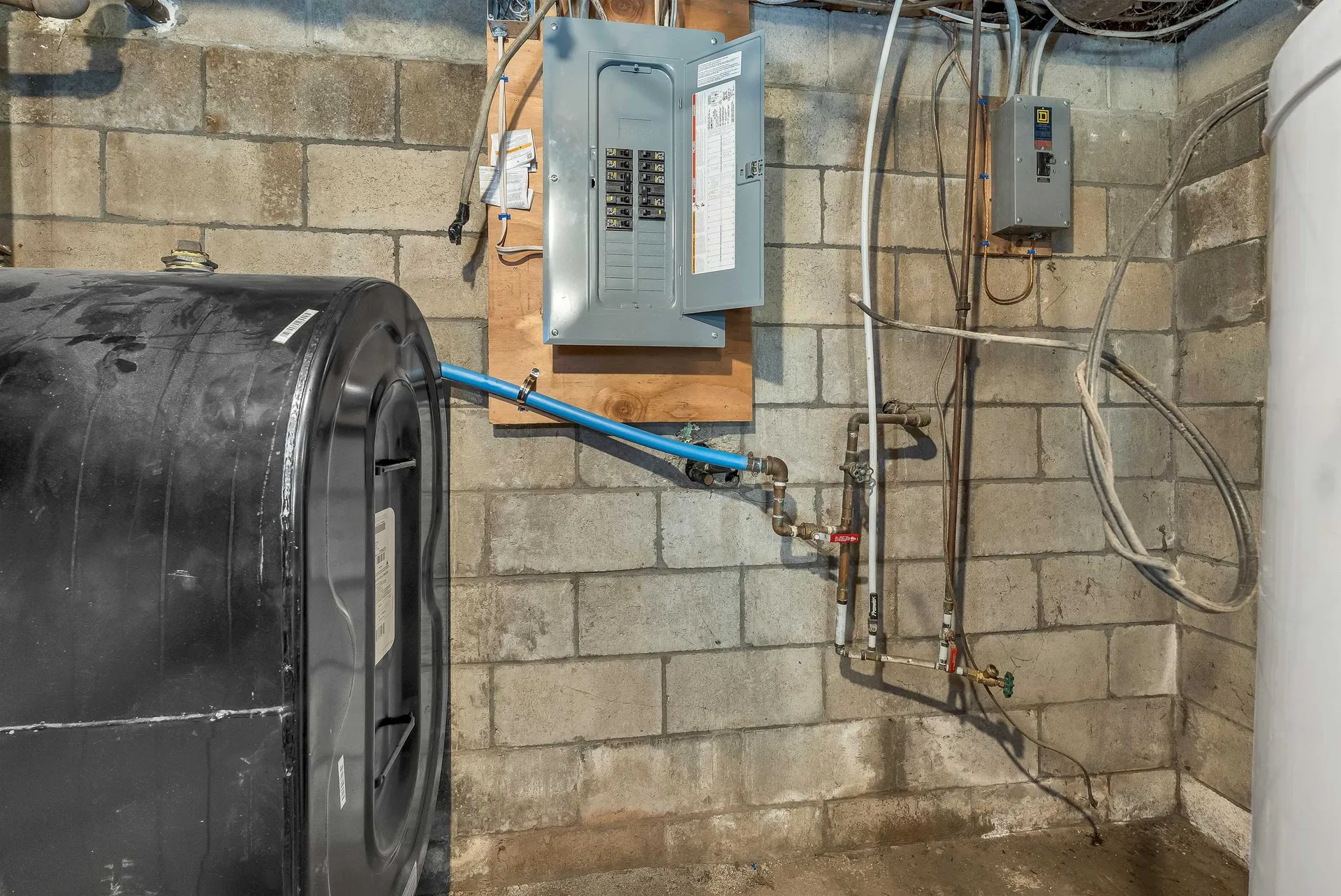 10 Merrill Road Hebron NH 03241