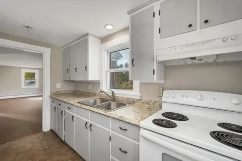 10 Merrill Road Hebron NH 03241