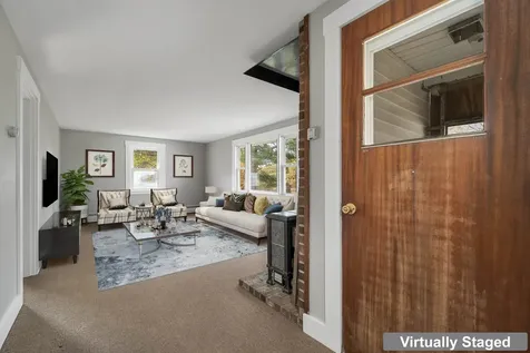 10 Merrill Road Hebron NH 03241