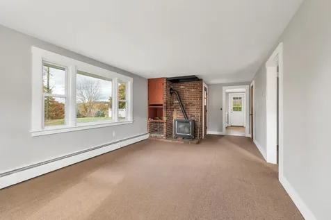 10 Merrill Road Hebron NH 03241