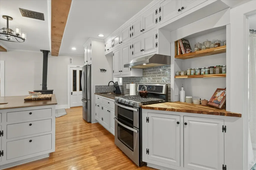 671 Ferson Road Leicester VT 05733