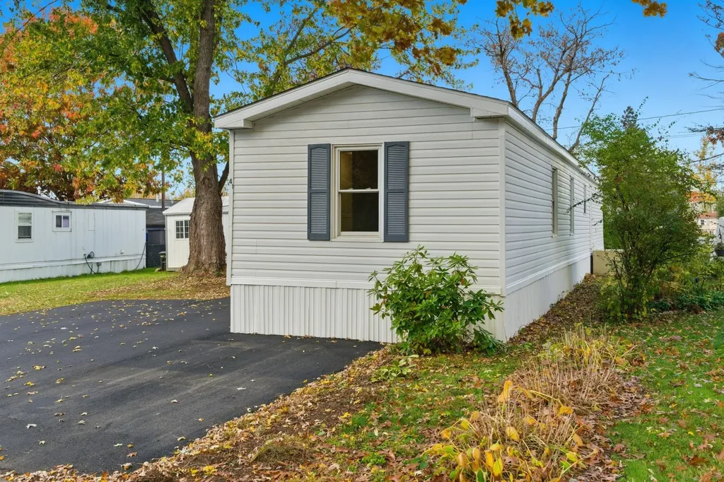 41 Longmeadow Drive Concord NH 03301