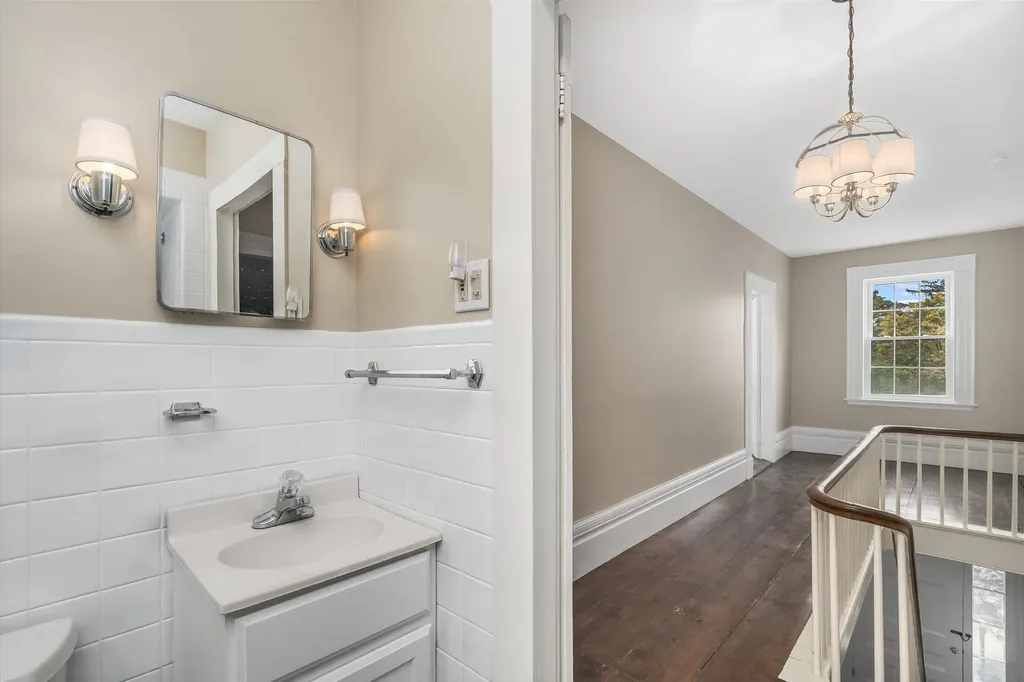 61 Elm Street Walpole NH 03608