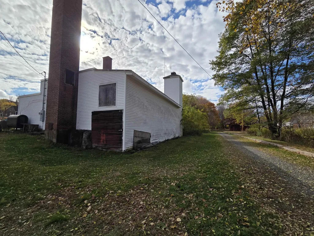 25 Union Street Enfield NH 03748