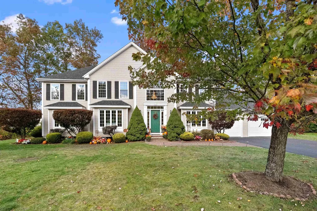 17 Meredith Road Salem NH 03079