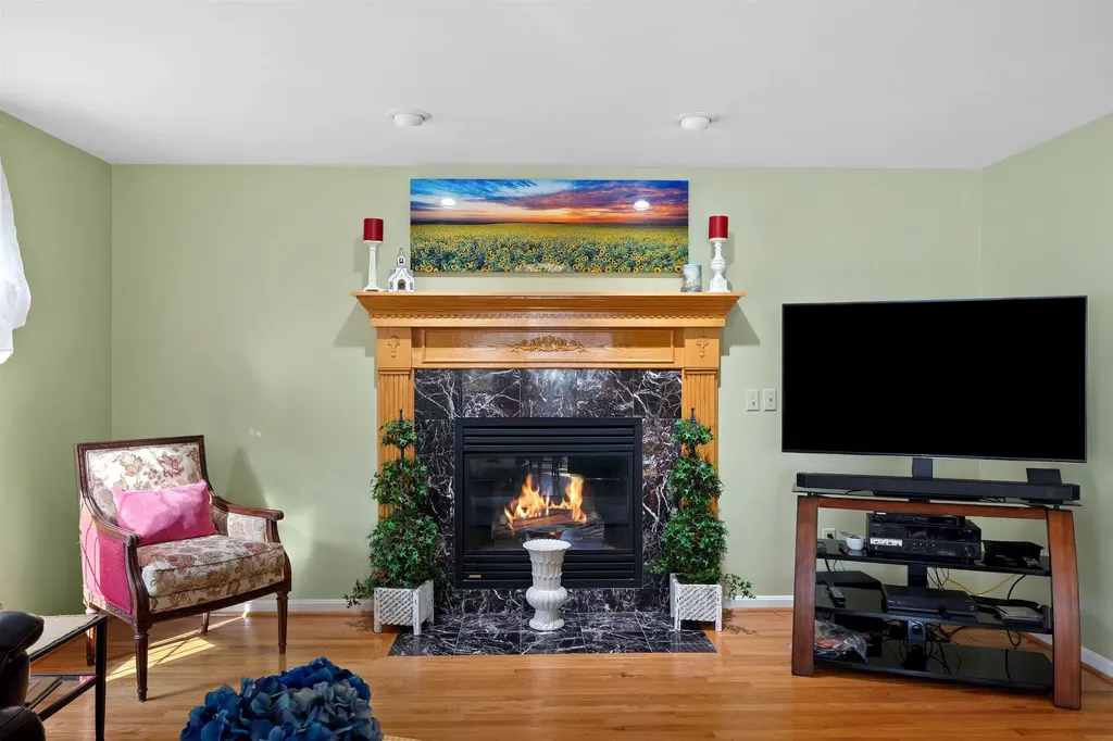 17 Meredith Road Salem NH 03079