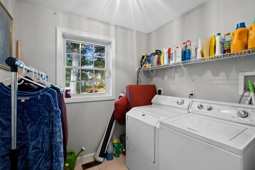 17 Meredith Road Salem NH 03079