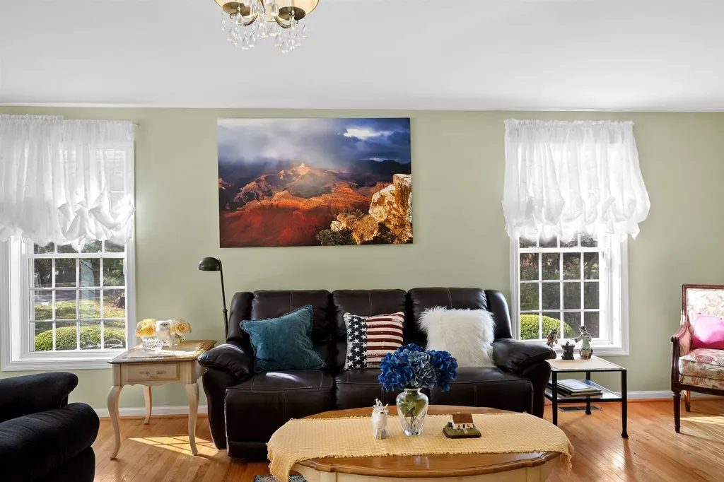 17 Meredith Road Salem NH 03079