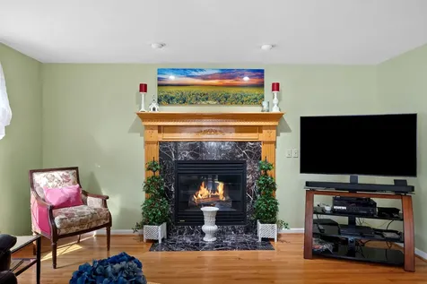 17 Meredith Road Salem NH 03079