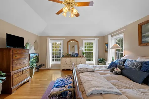 17 Meredith Road Salem NH 03079