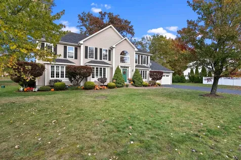 17 Meredith Road Salem NH 03079