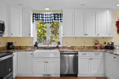 17 Meredith Road Salem NH 03079