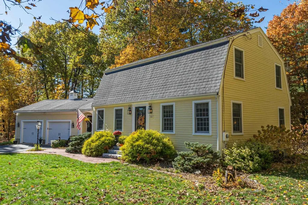 142 Haverhill Road East Kingston NH 03827