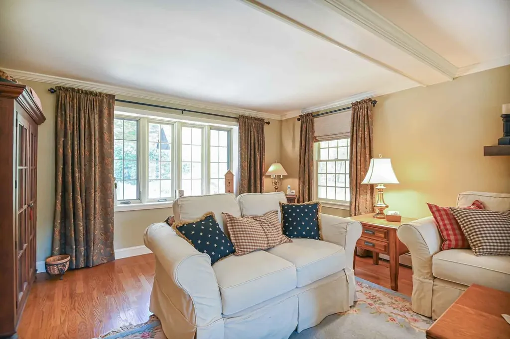 142 Haverhill Road East Kingston NH 03827