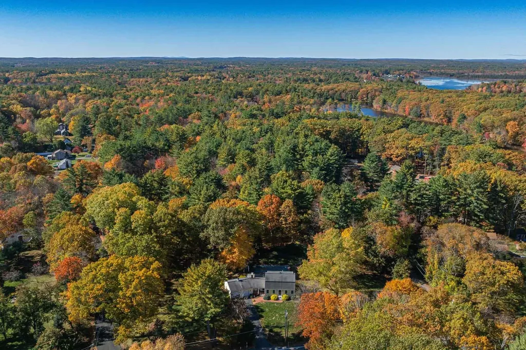 142 Haverhill Road East Kingston NH 03827