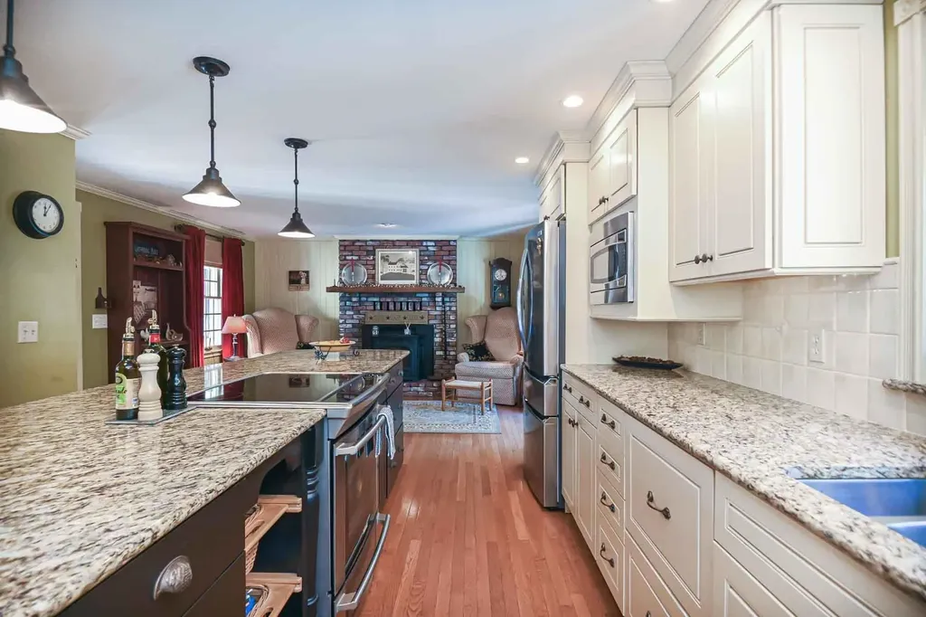 142 Haverhill Road East Kingston NH 03827