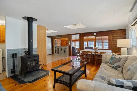 93 Daniels Road Weare NH 03281